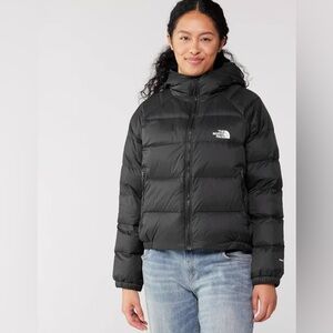 Never worn North Face  Women's Hydrenalite Down Hoodie in Black